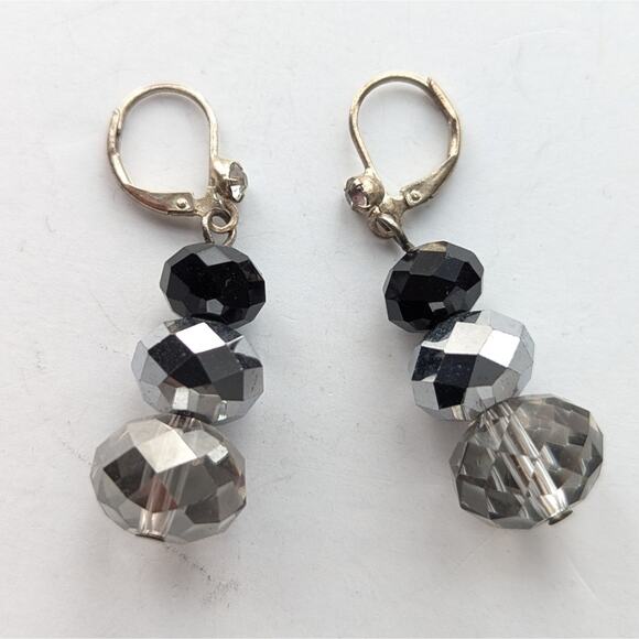 Elegant Silver Tone Faceted Glass Sparkly Beaded Leverback Rhinestone Earrings - Picture 2 of 3
